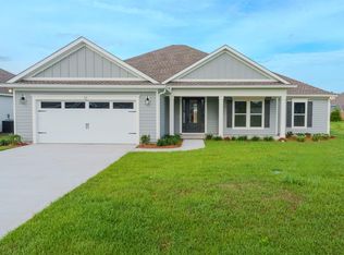 13 Springdale Dr, Crawfordville, FL 32327