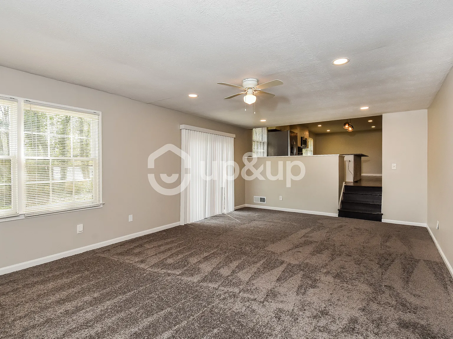 4 bed, 2.5 bath, 2280 sqft, $2,295 — Photo 4