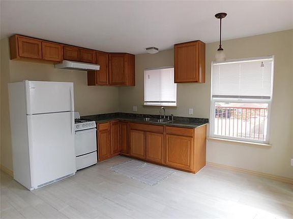 3rd image of 734 Twilight Dr