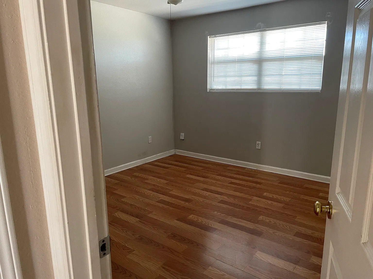 2 bed, $1,000 — Photo 4