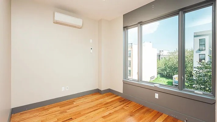 Rented by Nooklyn NYC LLC | media 41