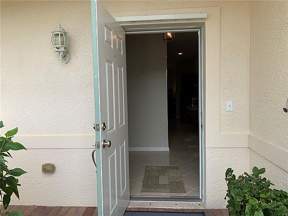 4th image of 1826 Oakgrove Ct
