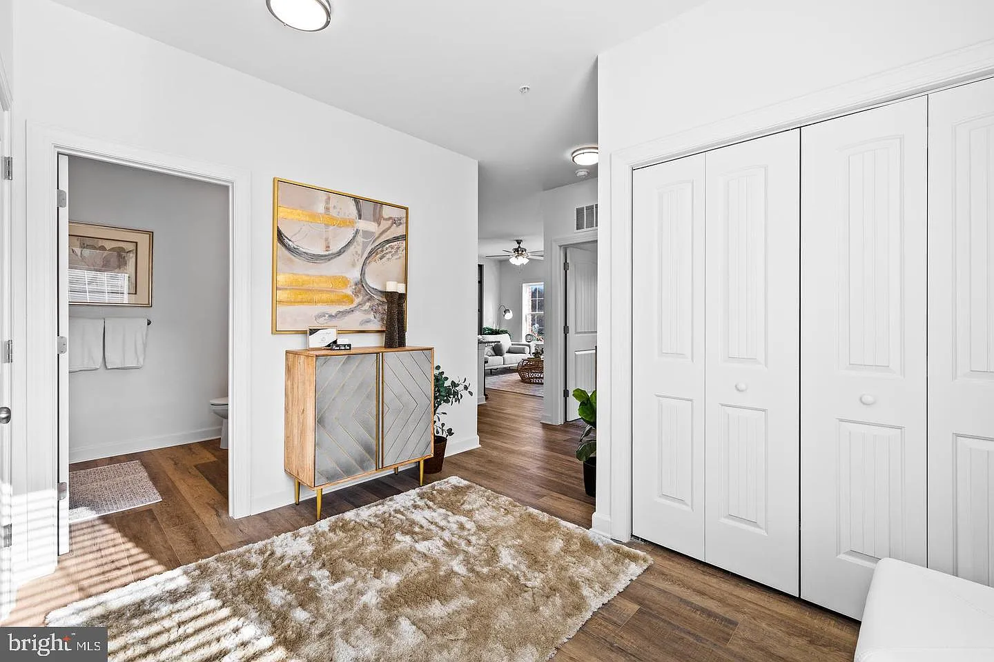 2 bed, 2.0 bath, 1014 sqft, $2,120 — Photo 4
