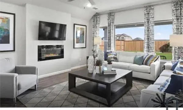 4 bed, 2223 sqft, $2,850 — Photo 2