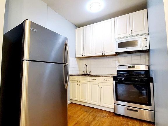 2nd image of 213 Lexington Ave #1A