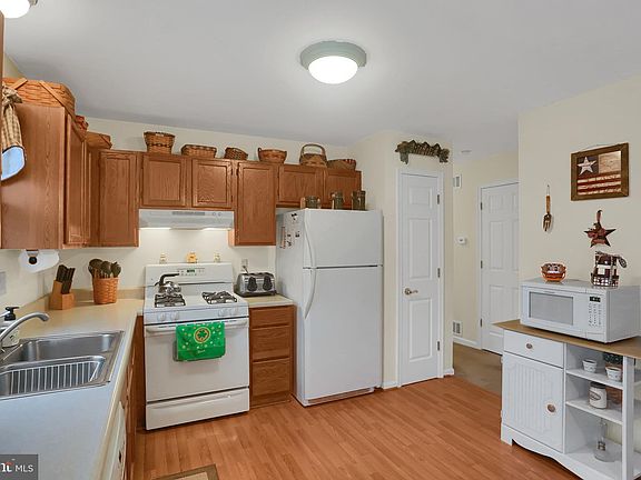 3rd image of 306 Mumper Ln