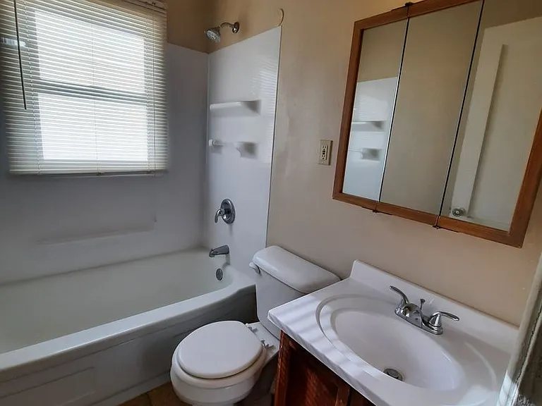 511 E Saint Patrick St — Photo 6