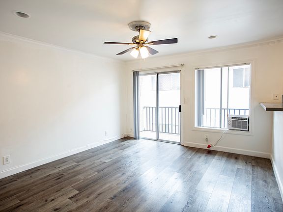 4th image of 4069 Oakwood Ave #7
