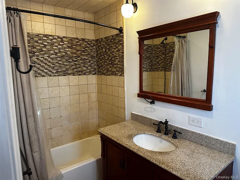 4261 Austin Blvd — Photo 10