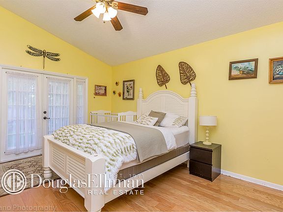 4th image of 420 Somerset Way