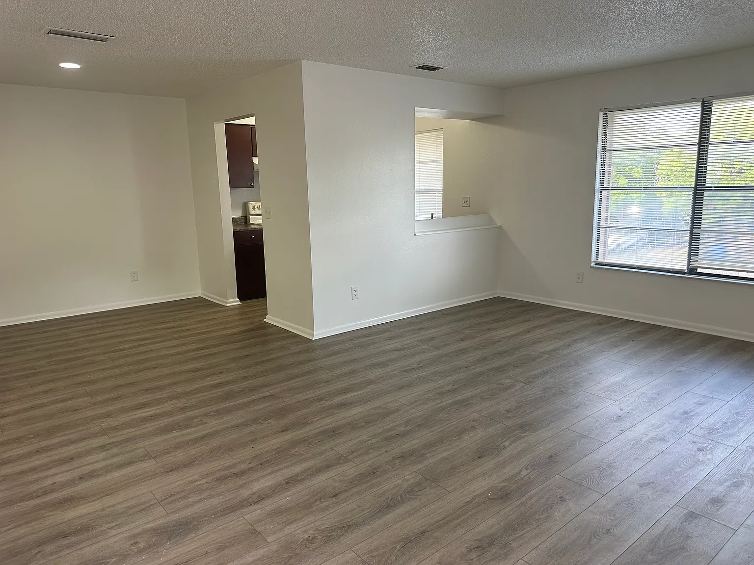 2 bed, 960 sqft, $1,450 — Photo 4