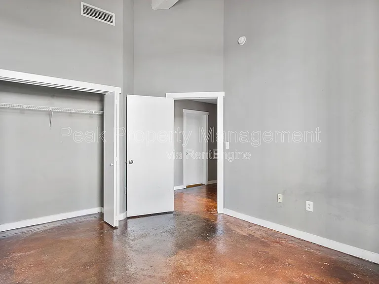 1510 W Broad St — Photo 76