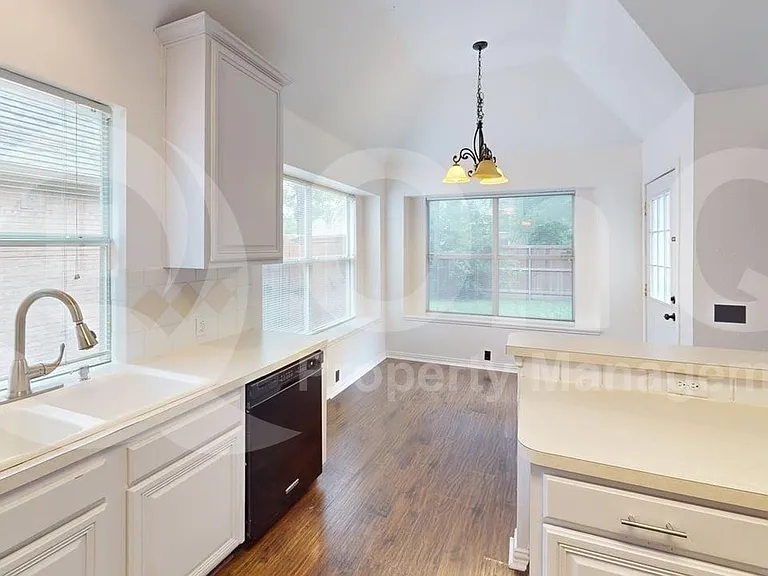5901 Berkshire Rd — Photo 5