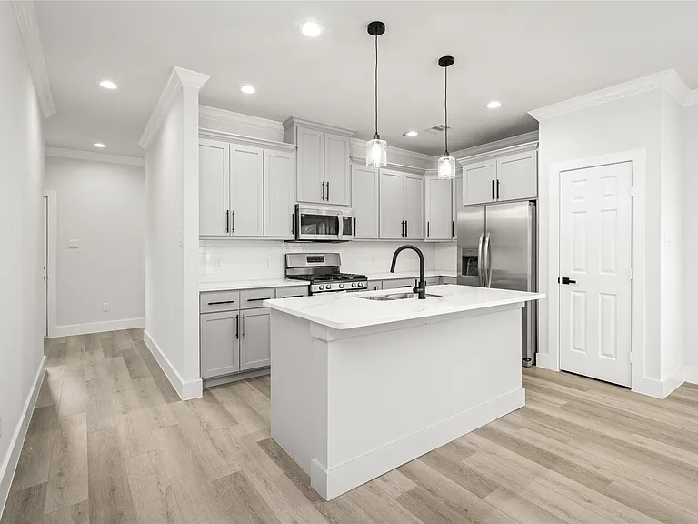 8056 Meadowbrook Dr — Photo 9