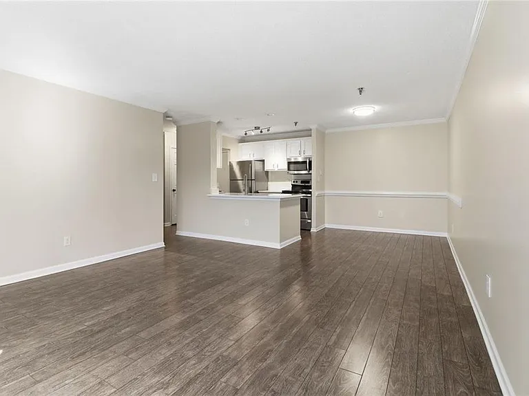 300 Johnson Ferry Rd NE #B202 — Photo 6