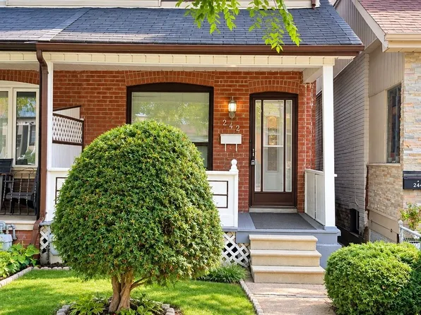 242 Silverthorn Ave, Toronto, ON M6N 3K4