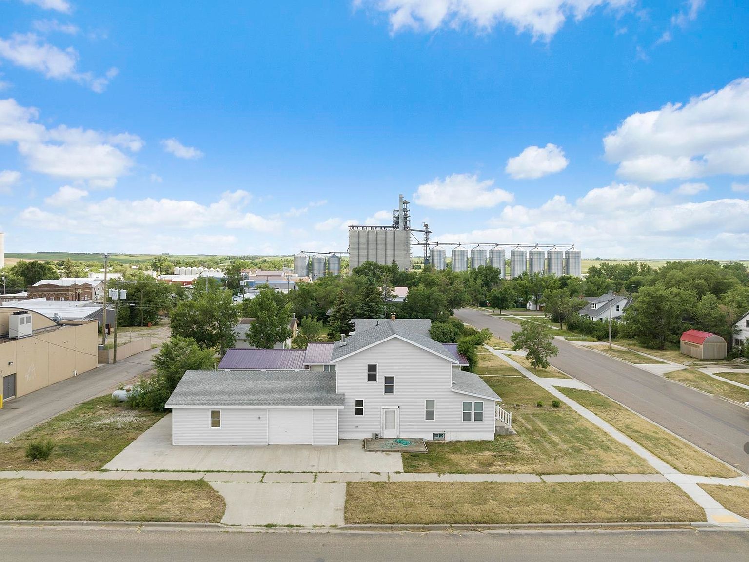 26 1st St NW, Parshall, ND 58770 MLS 231010 Zillow