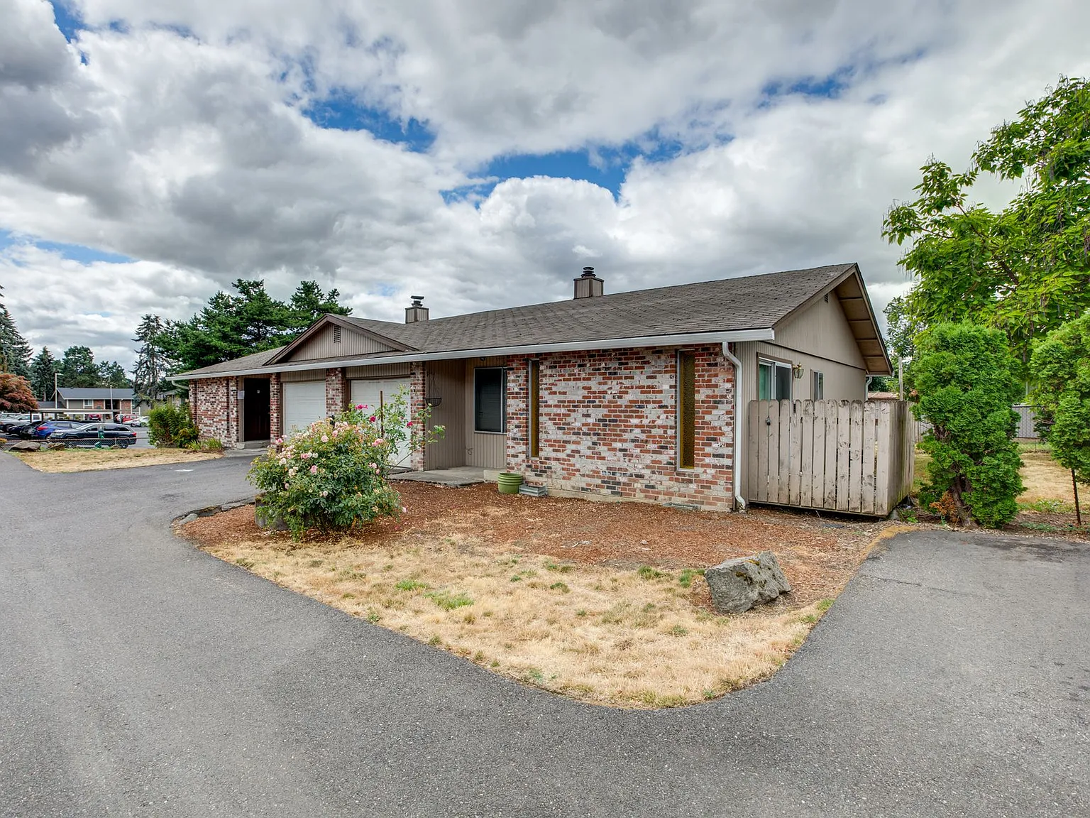 NE34 Duplexes — Photo 2