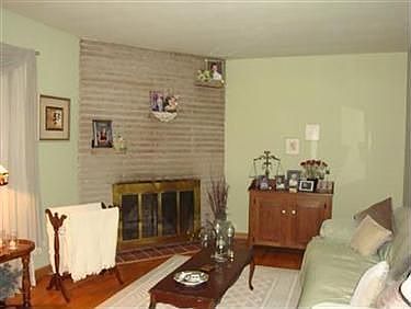 4th image of 120 Woodland Dr