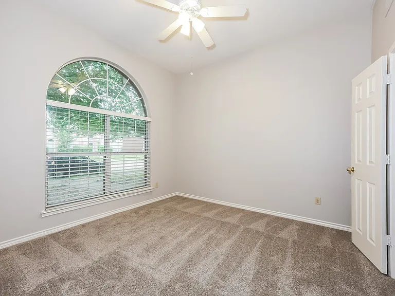 7605 Colfax Dr — Photo 14