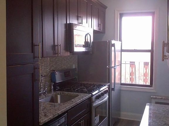 4th image of 1620 Caton Ave #3R