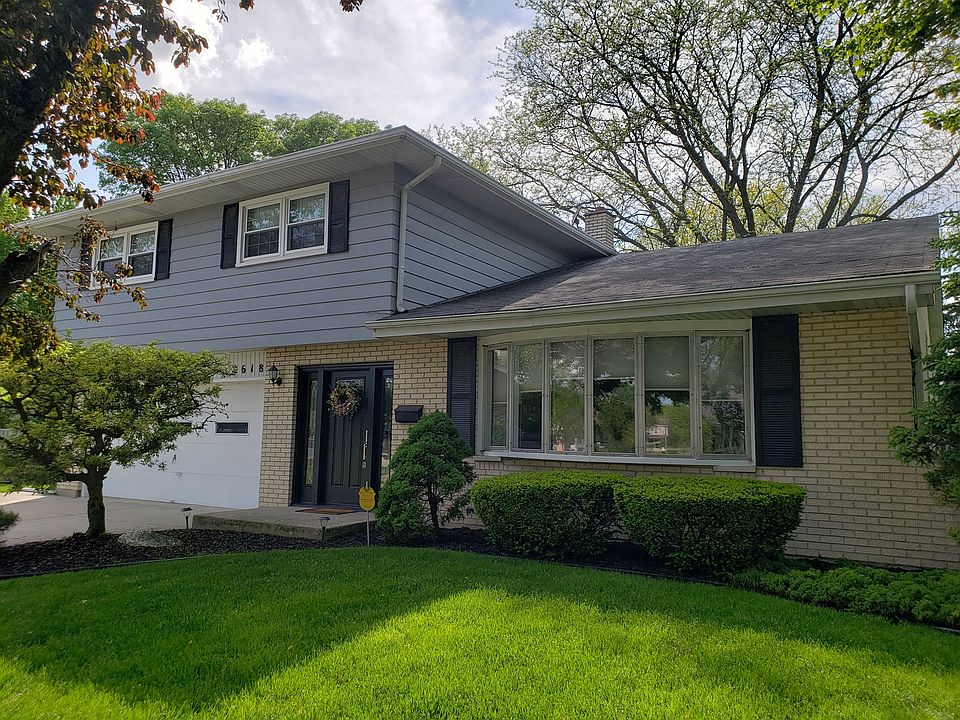 1st image of 2618 N Dryden Pl