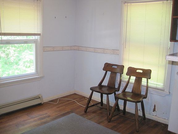3rd image of 47 Whalom Rd