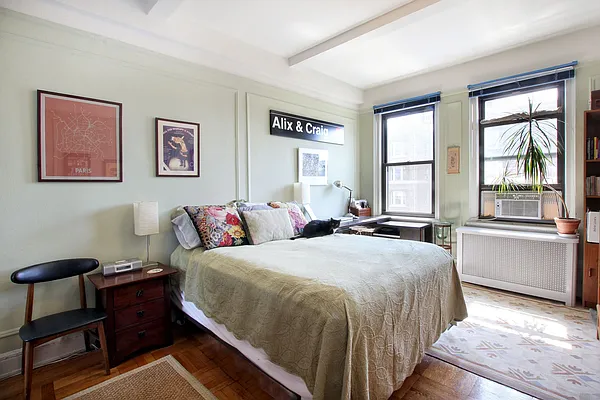 Sold by Warburg | media 1