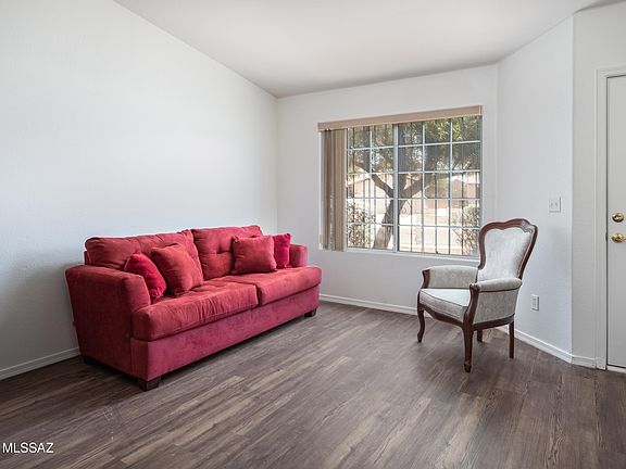 4th image of 8820 E Eagle Creek Dr