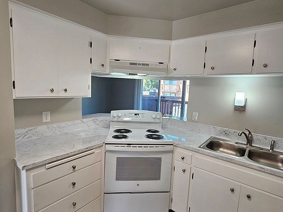 3rd image of 306-310 N 11th St #306-3