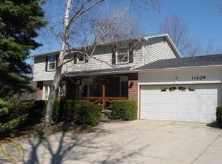 11429 Gage Rd, Holly, MI 48442