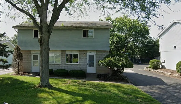 1939 Burrows St #1939 — Photo 1