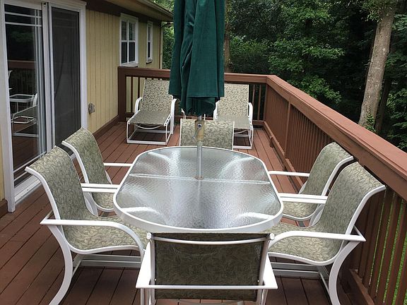 Wraparound deck, 70 linear Ft.