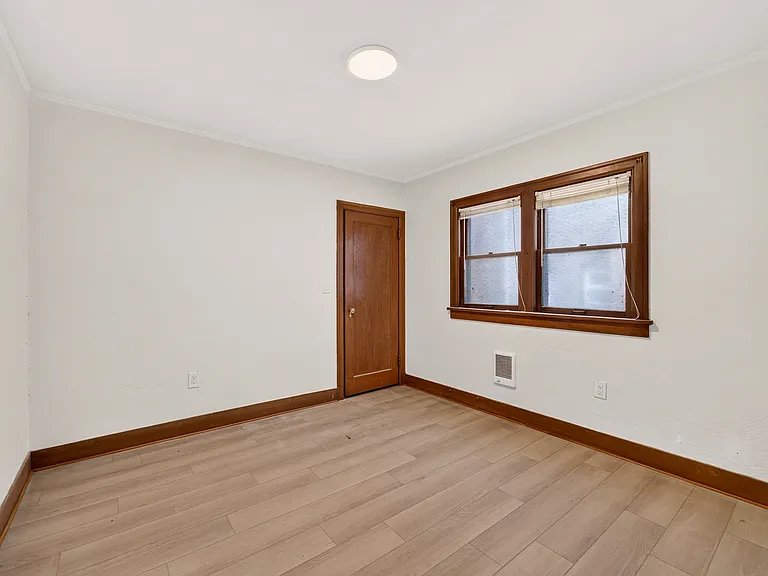 1920 11th Ave W #A — Photo 16