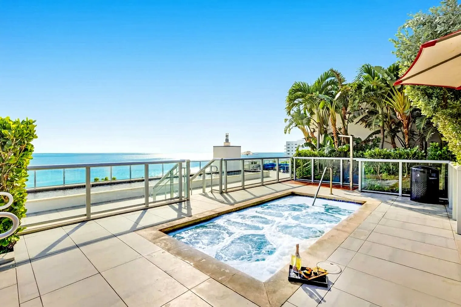 1 bed, 1.0 bath, 699 sqft, $2,992 — Photo 4