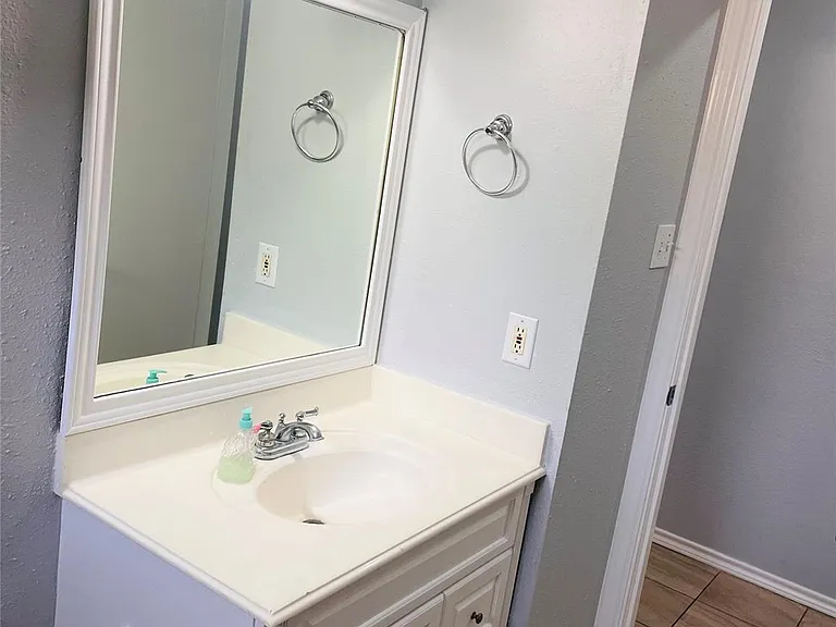 3910 Hidden Glen Dr — Photo 17