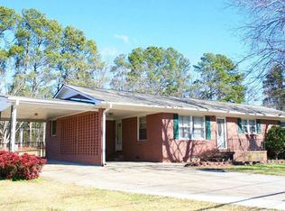 570 Opal Ext, Hartwell, GA 30643