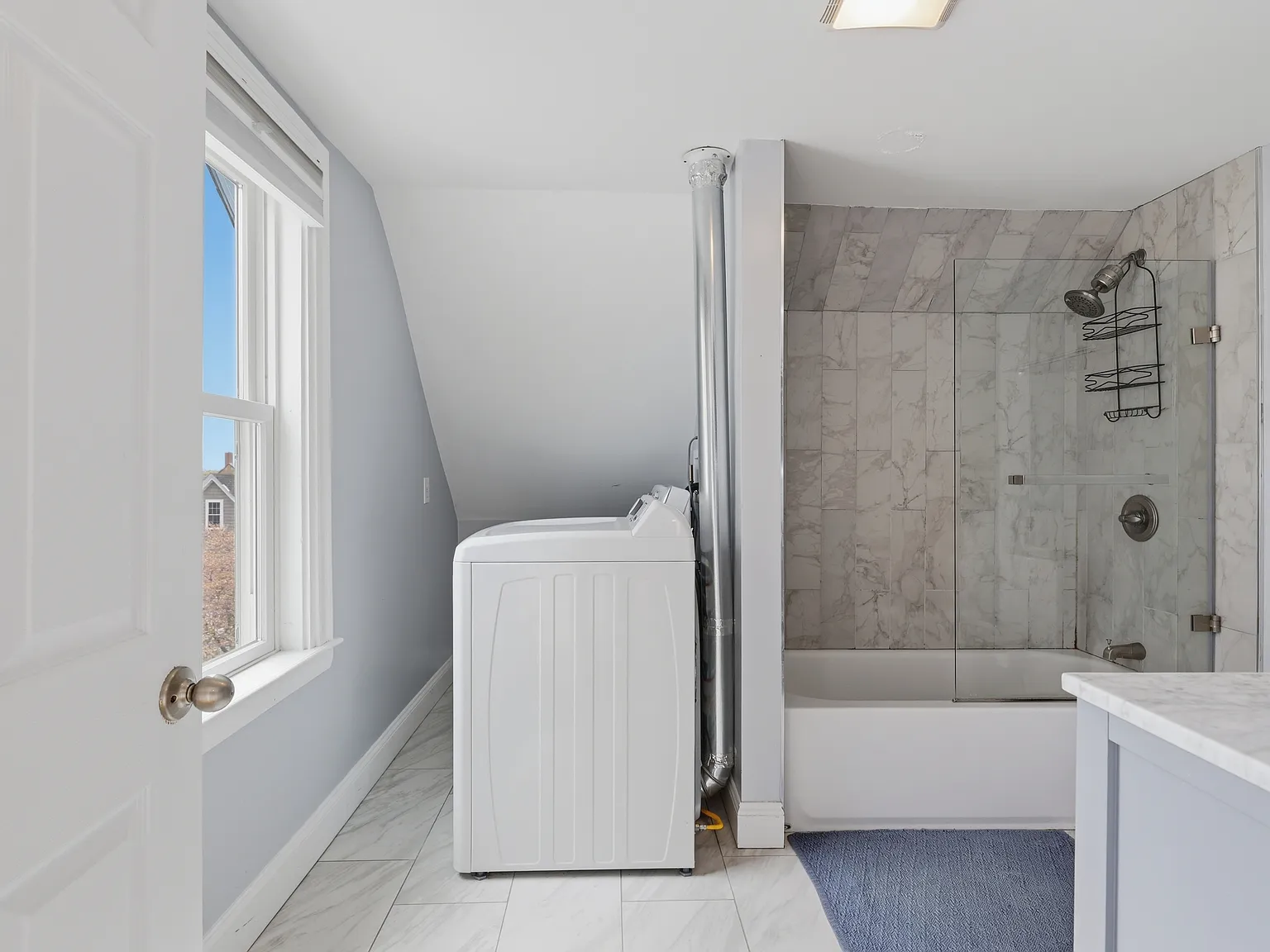 1 bed, 891 sqft, $2,500 — Photo 3