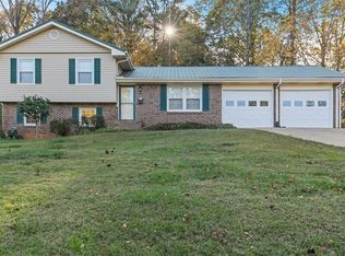 6166 Laurelwood Trl, Flowery Branch, GA 30542