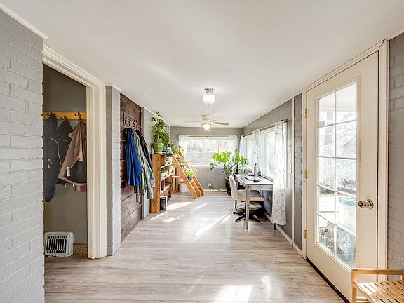 3rd image of 952 Carothers Rd