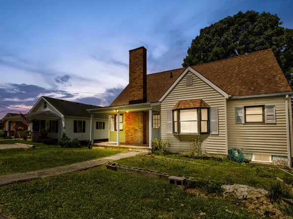 215 Cecil Ave, Owingsville, KY 40360