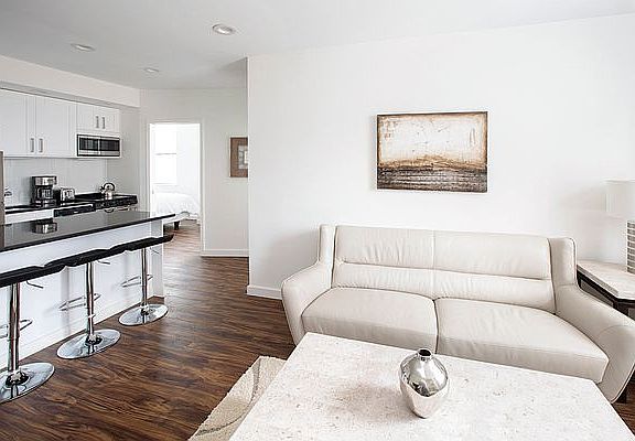 4th image of 150 W 51st St #9-7