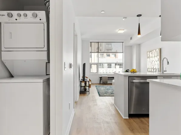 Milieu, 6 Oblats Ave, Ottawa, ON K1S 5X3