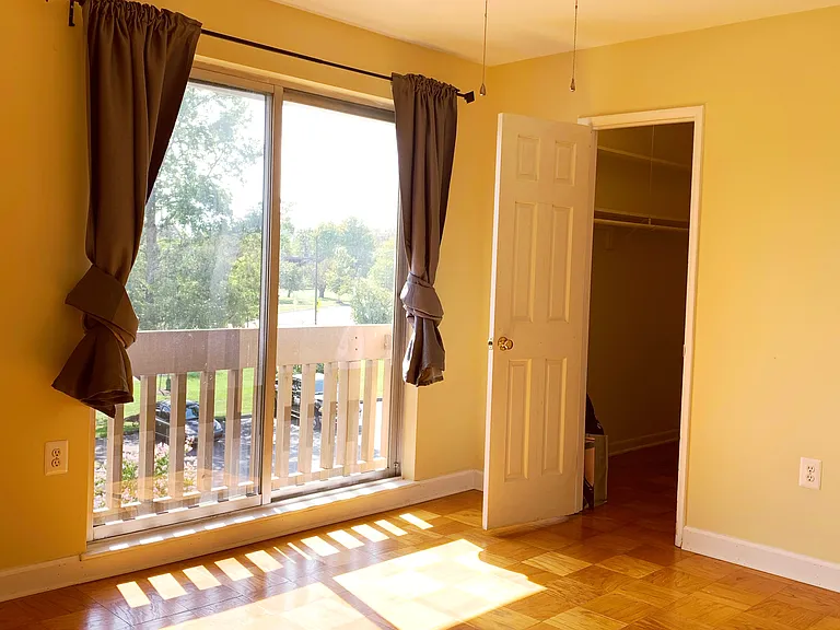 5015 Green Mountain Cir #6 — Photo 1