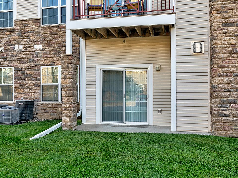 1st image of 1333 SE University Ave Unit 106