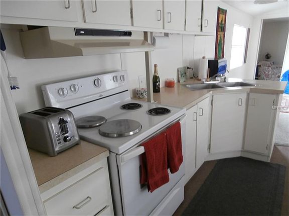 5th image of 16905 SE 100th Ct