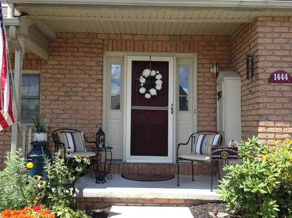 1444 Maplewood Dr, New Cumberland, PA 17070