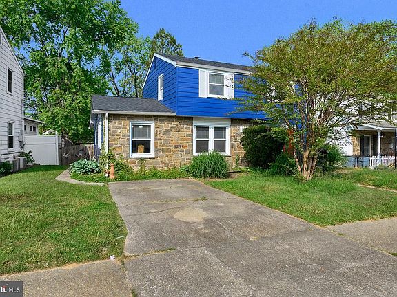 2nd image of 1204 Seven Oaks Rd