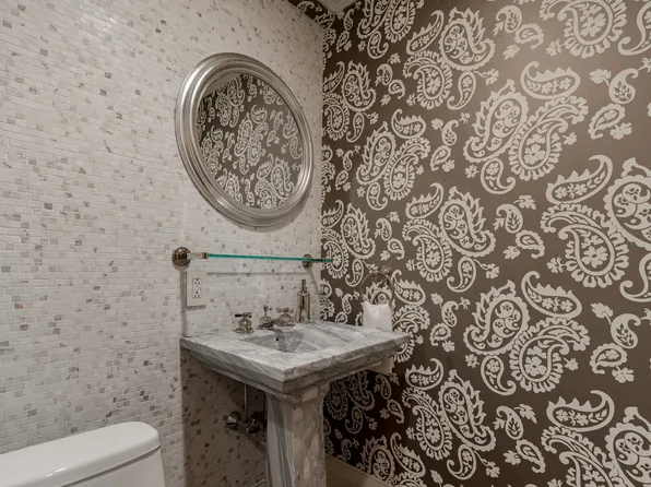 140 East 63rd Street image 7 of 18