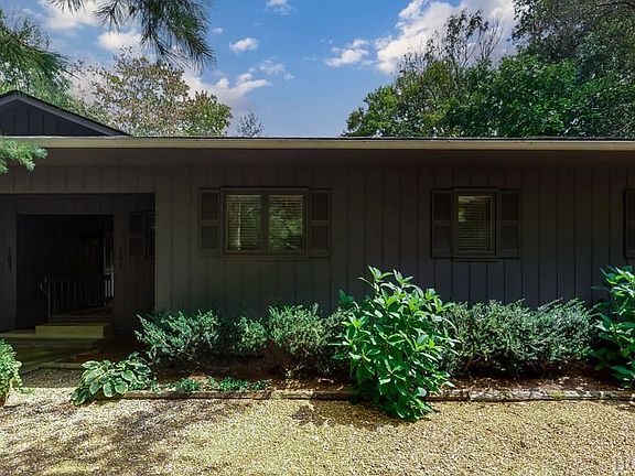 3rd image of 101 Dogwood Ct